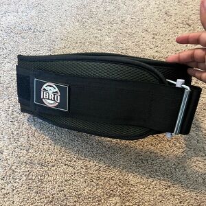 NWOT Weight lifting belt - size Medium
